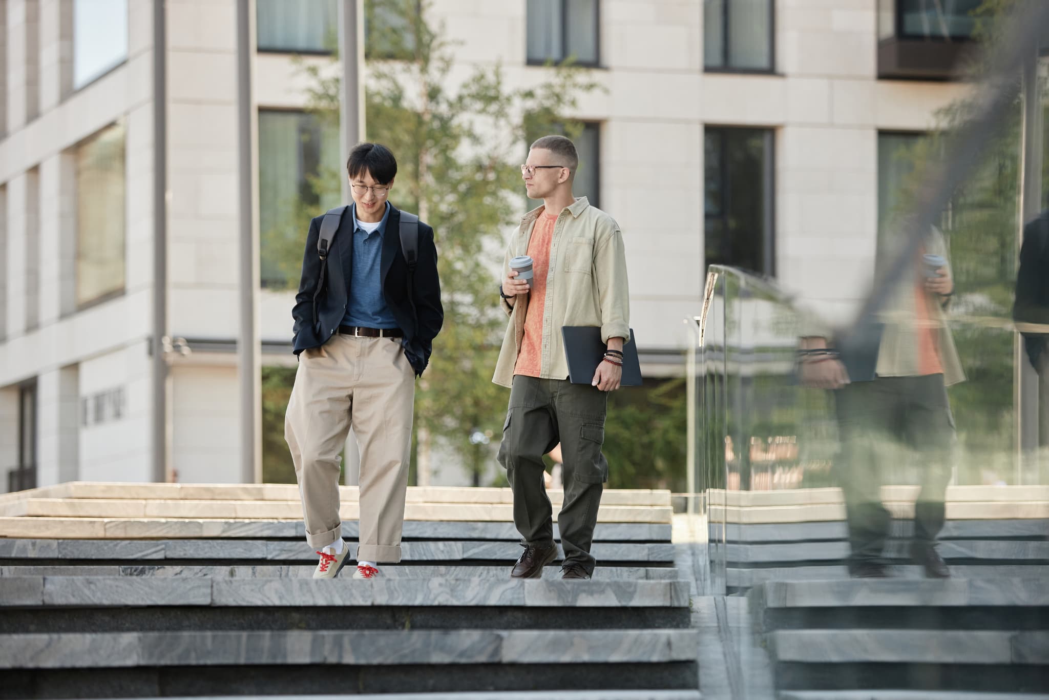 careerWalkingTogether
